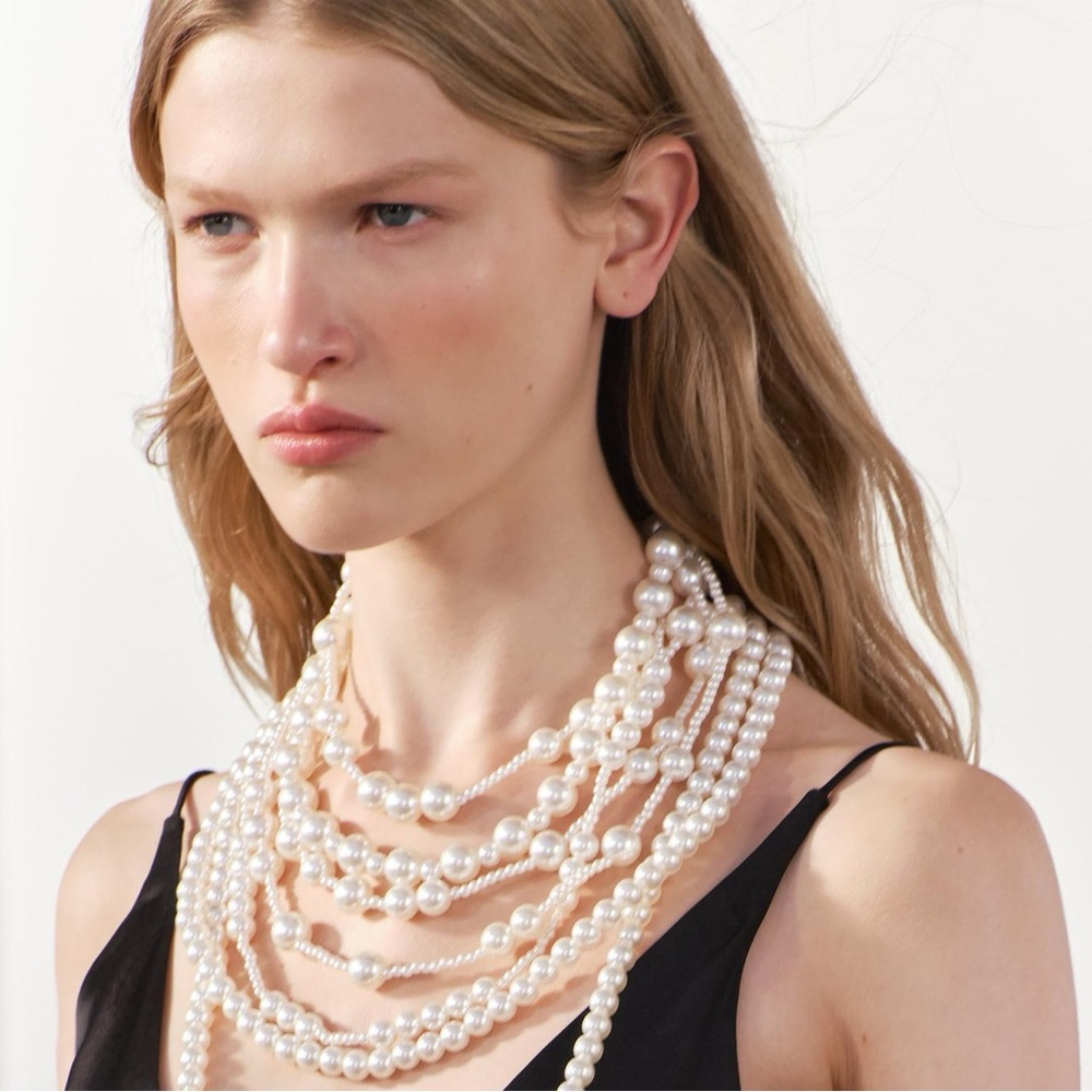 Zara Elegant Pearl Necklace